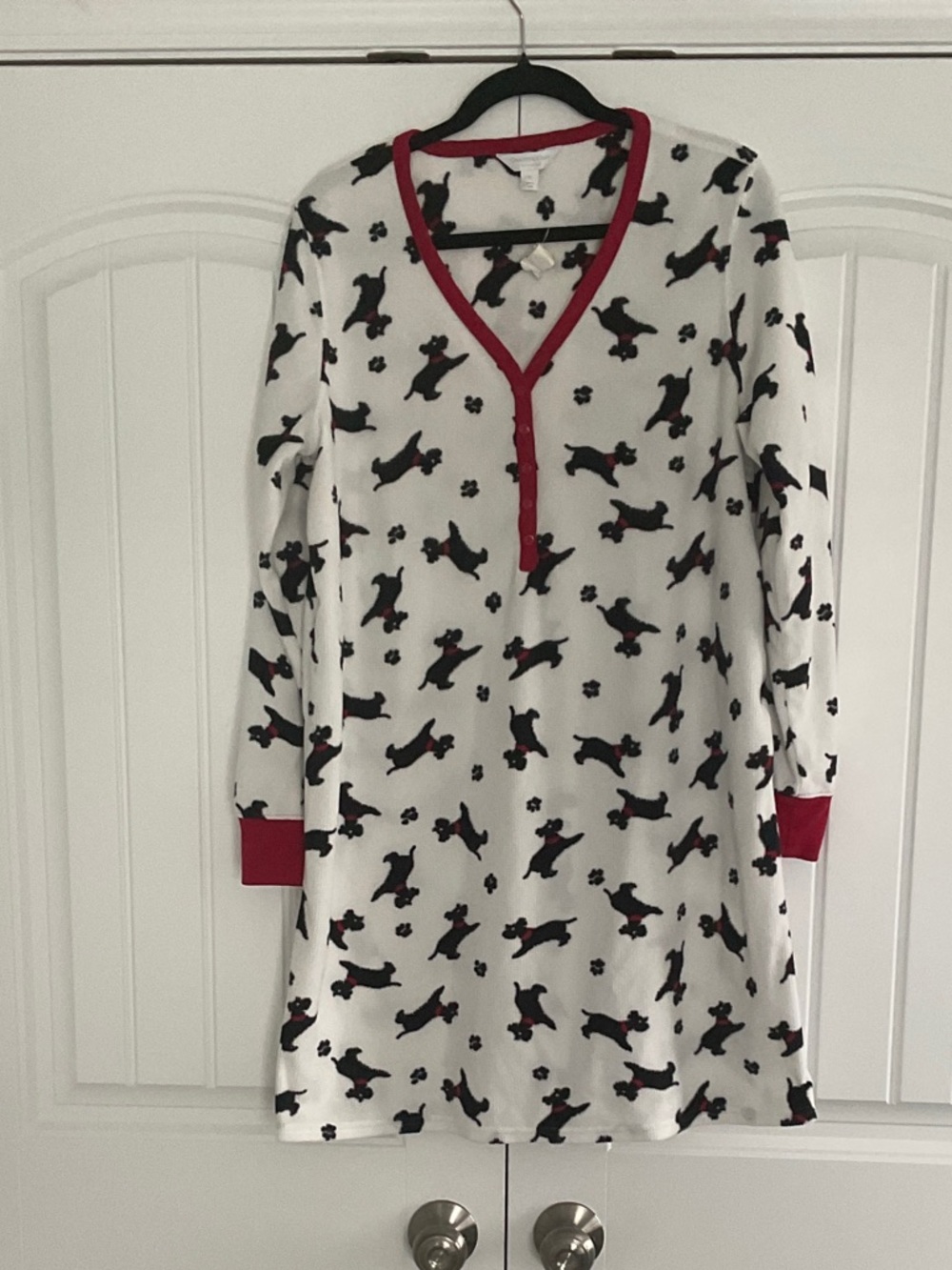 Charter Club White Nightgown with Black Dog and Red Trim